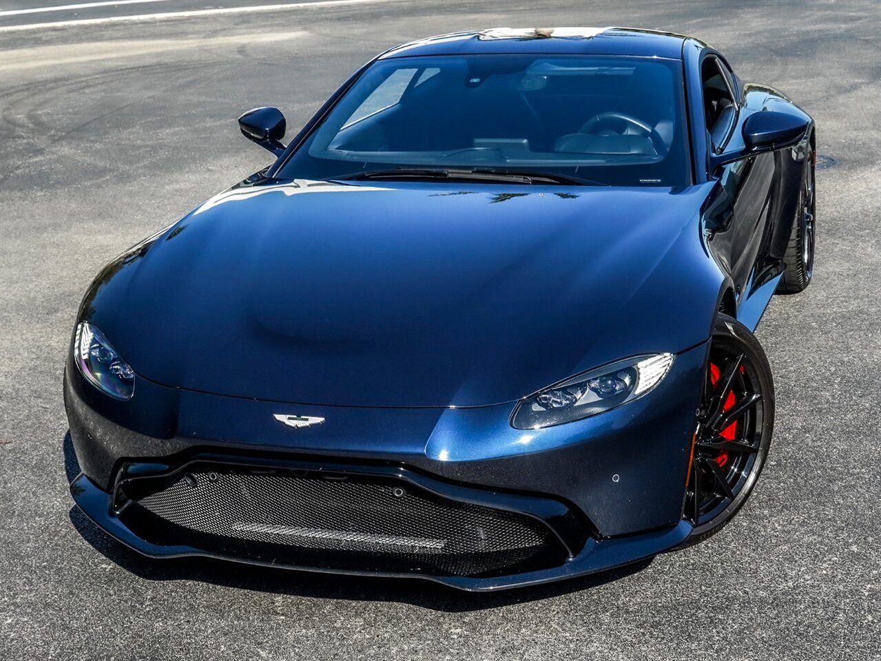 2019 Aston Martin Vantage   - Photo 9 - Bonita Springs, FL 34134