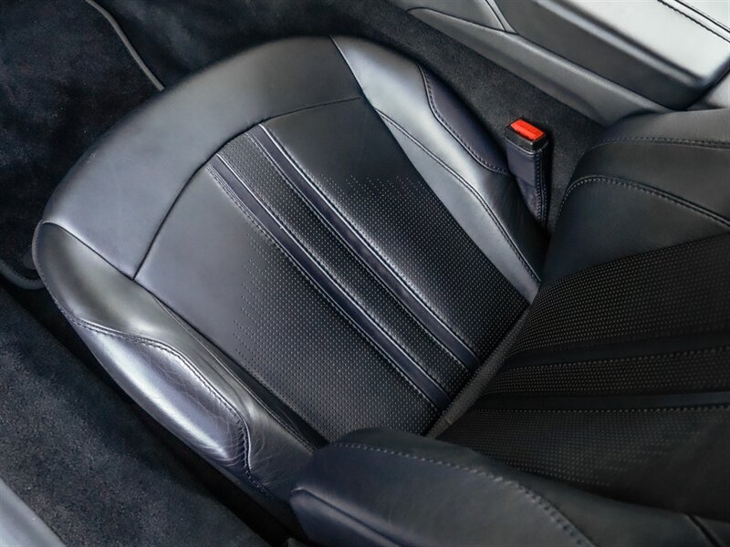 2019 Aston Martin Vantage   - Photo 19 - Bonita Springs, FL 34134