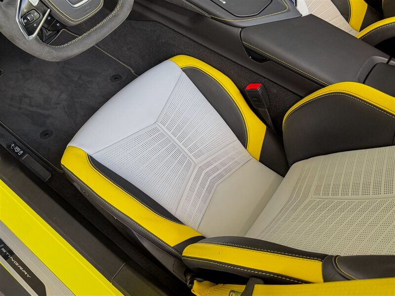 2022 Chevrolet Corvette Stingray   - Photo 21 - Bonita Springs, FL 34134