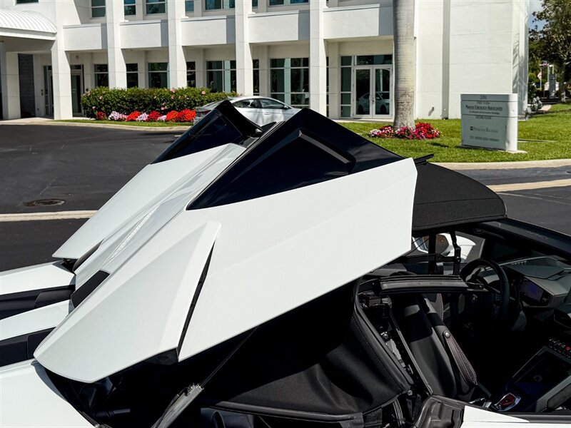 2020 Lamborghini Huracan EVO Spyder   - Photo 69 - Bonita Springs, FL 34134