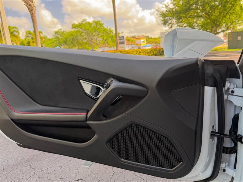 2020 Lamborghini Huracan EVO Spyder   - Photo 27 - Bonita Springs, FL 34134