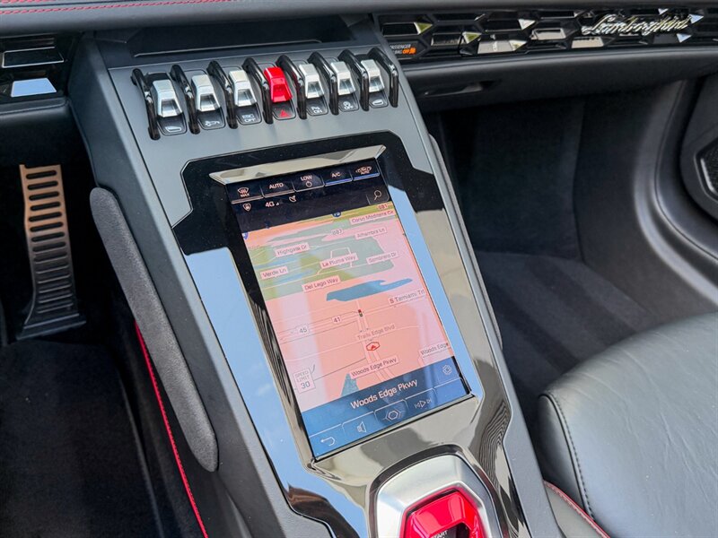 2020 Lamborghini Huracan EVO Spyder   - Photo 18 - Bonita Springs, FL 34134