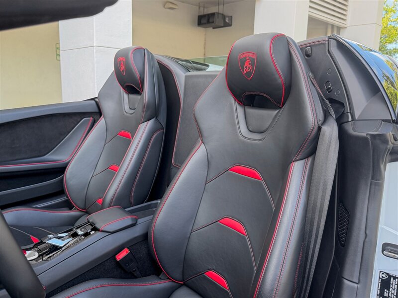 2020 Lamborghini Huracan EVO Spyder   - Photo 24 - Bonita Springs, FL 34134