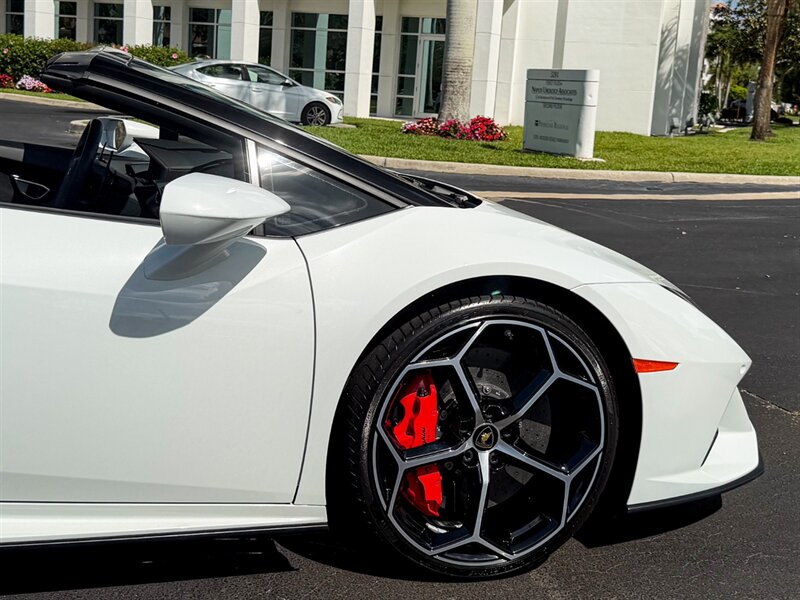 2020 Lamborghini Huracan EVO Spyder   - Photo 65 - Bonita Springs, FL 34134