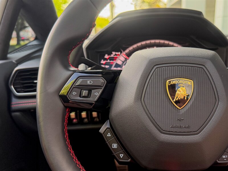 2020 Lamborghini Huracan EVO Spyder   - Photo 31 - Bonita Springs, FL 34134