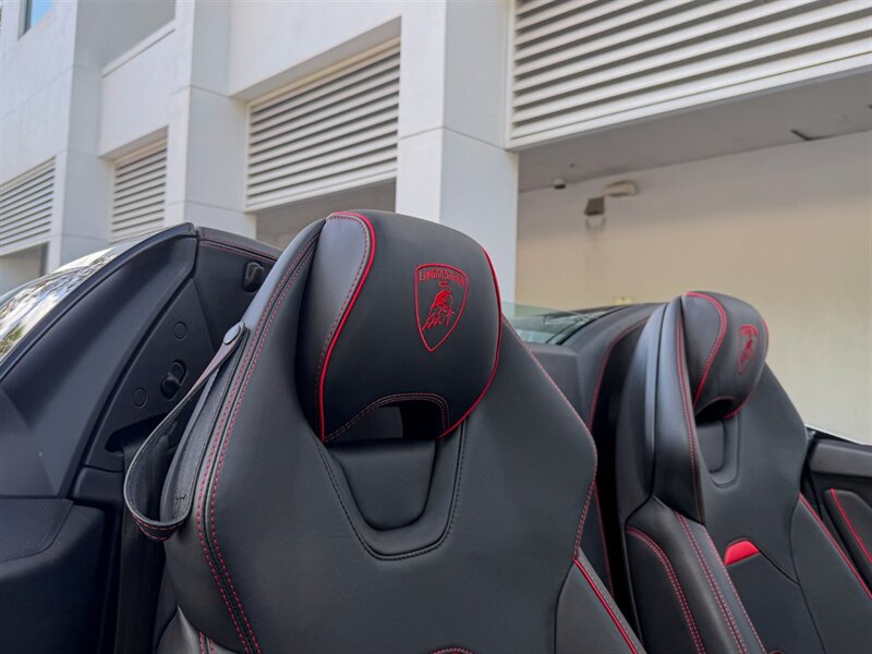 2020 Lamborghini Huracan EVO Spyder   - Photo 35 - Bonita Springs, FL 34134