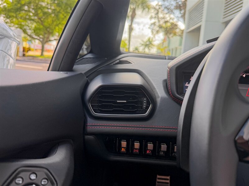 2020 Lamborghini Huracan EVO Spyder   - Photo 22 - Bonita Springs, FL 34134