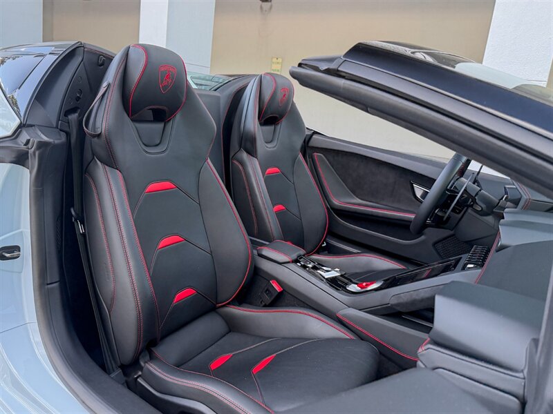 2020 Lamborghini Huracan EVO Spyder   - Photo 33 - Bonita Springs, FL 34134