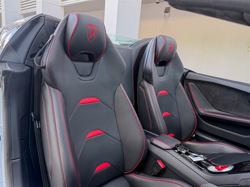 2020 Lamborghini Huracan EVO Spyder   - Photo 34 - Bonita Springs, FL 34134
