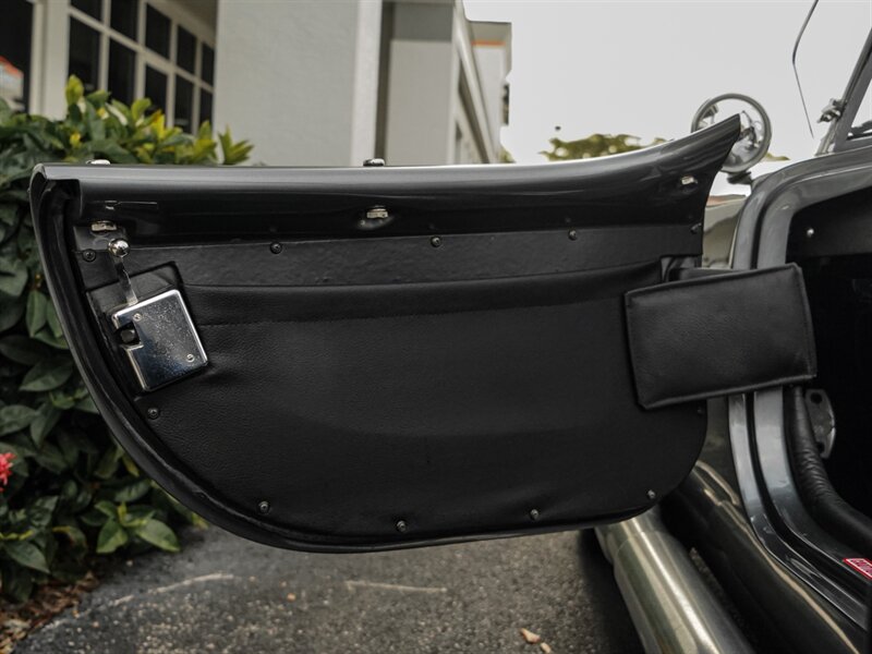 1965 Superformance Shelby Cobra   - Photo 25 - Bonita Springs, FL 34134