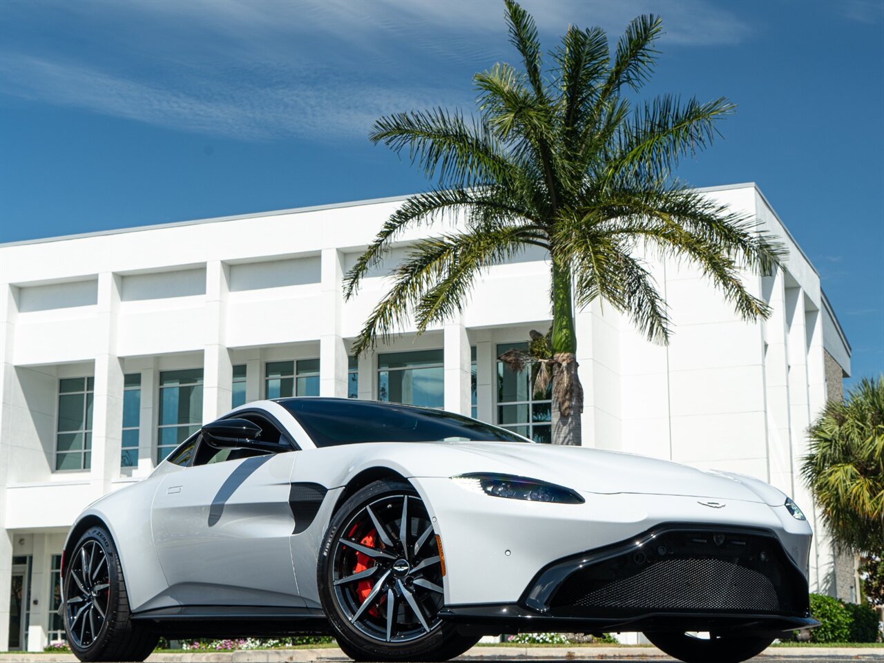 2019 Aston Martin Vantage   - Photo 30 - Bonita Springs, FL 34134