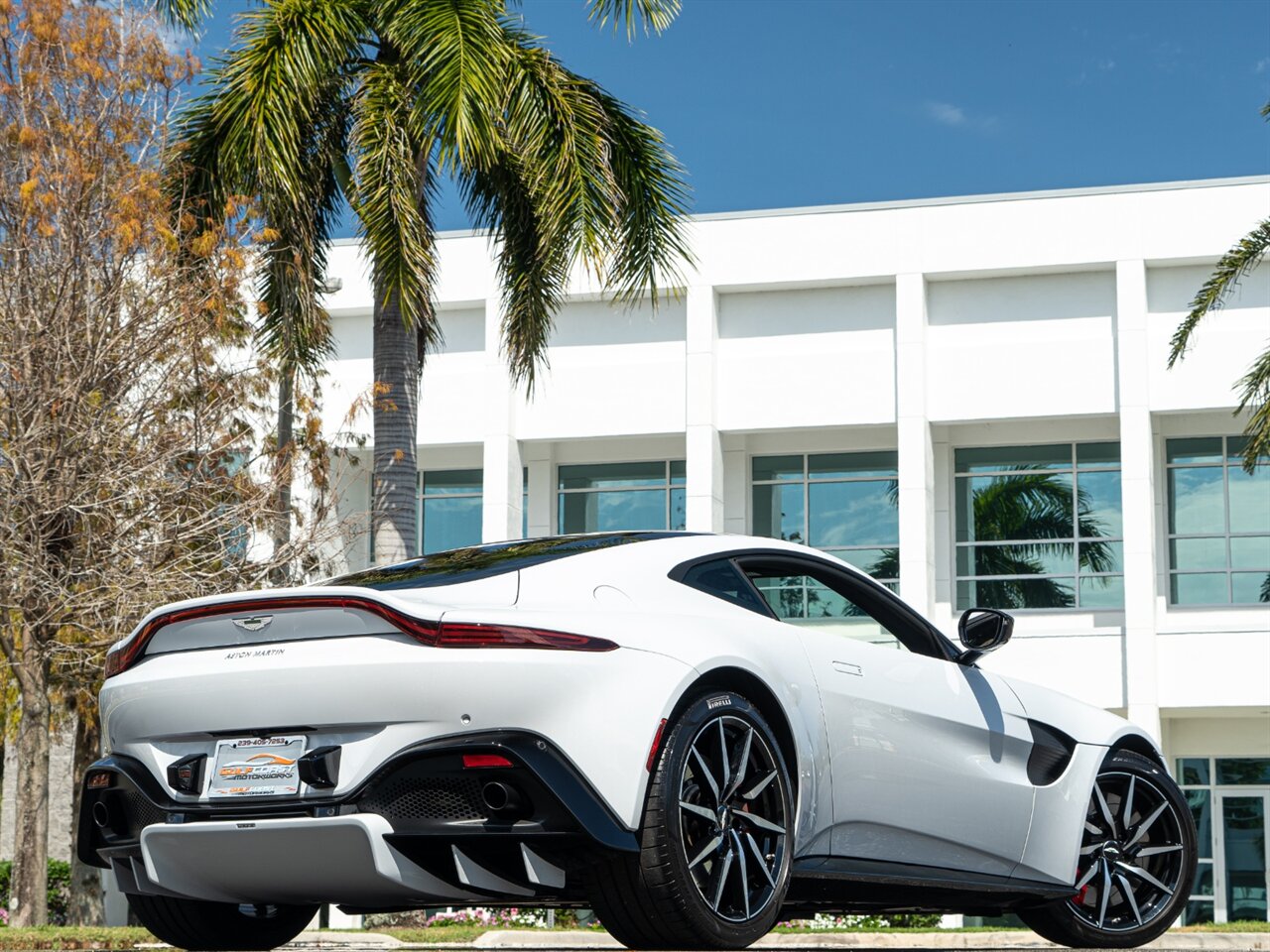 2019 Aston Martin Vantage   - Photo 42 - Bonita Springs, FL 34134