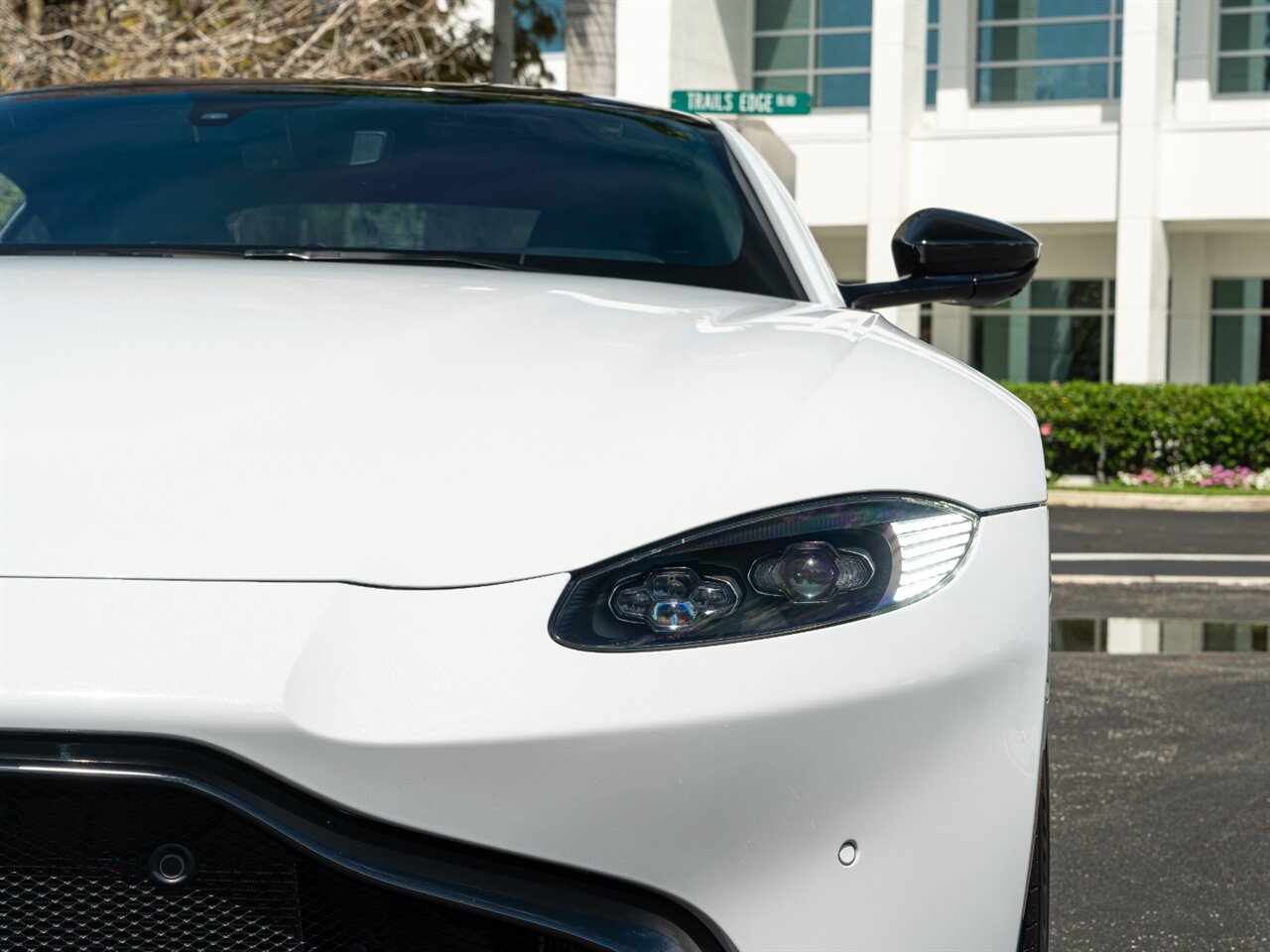 2019 Aston Martin Vantage   - Photo 10 - Bonita Springs, FL 34134