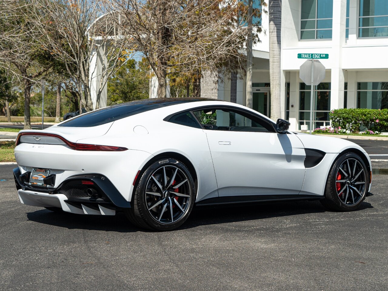 2019 Aston Martin Vantage   - Photo 36 - Bonita Springs, FL 34134