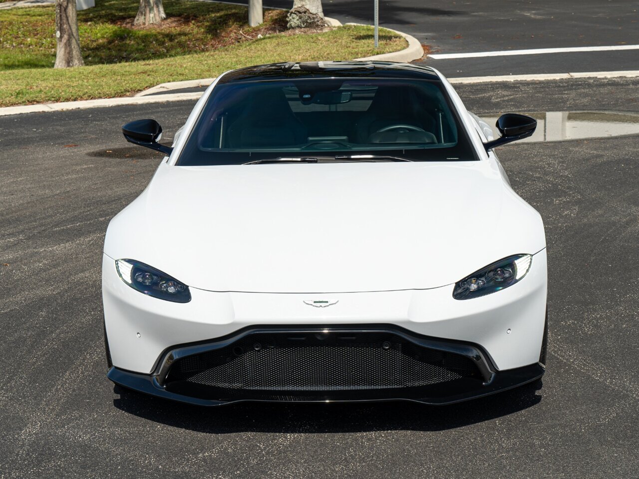 2019 Aston Martin Vantage   - Photo 9 - Bonita Springs, FL 34134