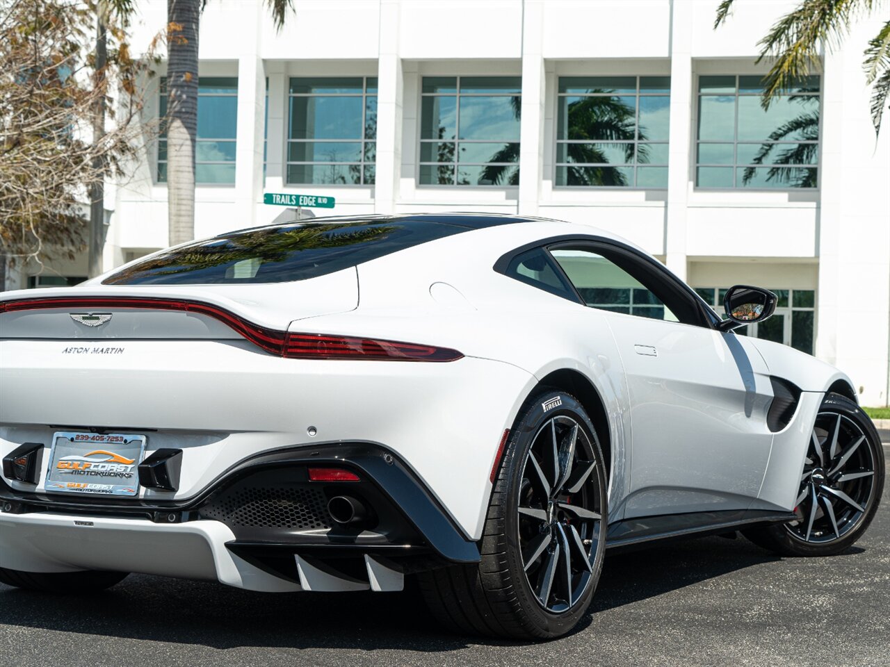 2019 Aston Martin Vantage   - Photo 43 - Bonita Springs, FL 34134