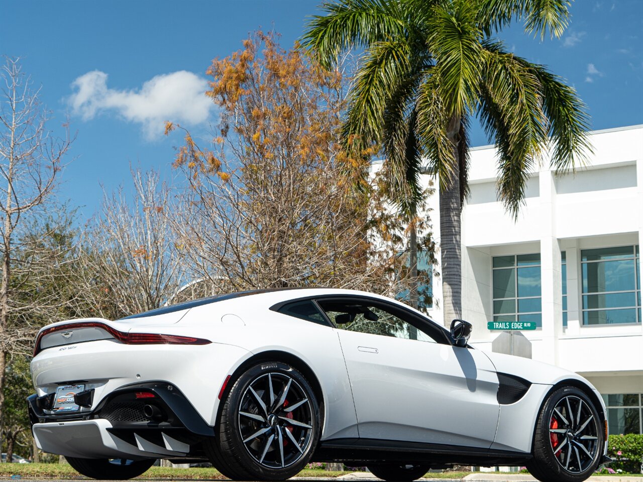 2019 Aston Martin Vantage   - Photo 37 - Bonita Springs, FL 34134