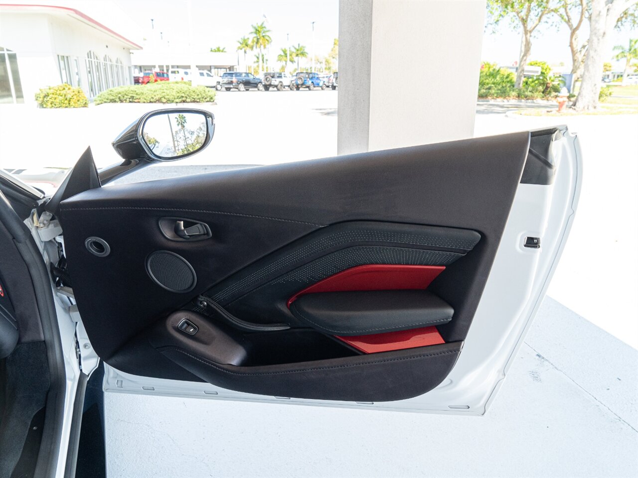 2019 Aston Martin Vantage   - Photo 23 - Bonita Springs, FL 34134