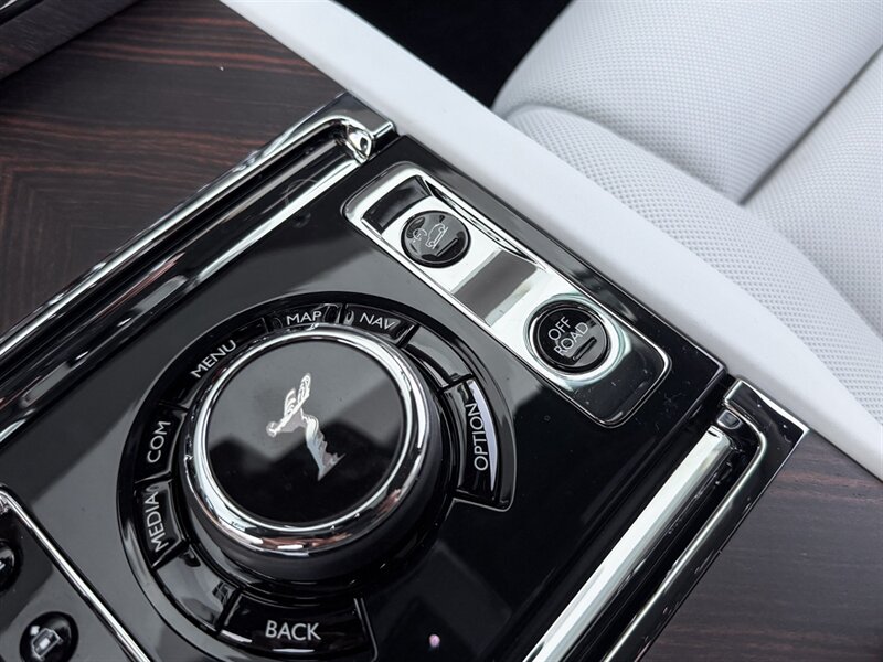2023 Rolls-Royce Cullinan - Photo 22 - Bonita Springs, FL 34134