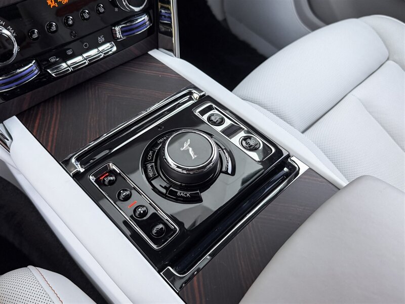 2023 Rolls-Royce Cullinan - Photo 21 - Bonita Springs, FL 34134