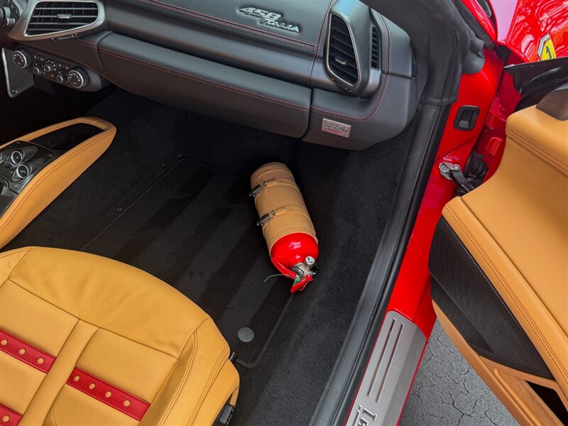 2011 Ferrari 458 Italia   - Photo 34 - Bonita Springs, FL 34134