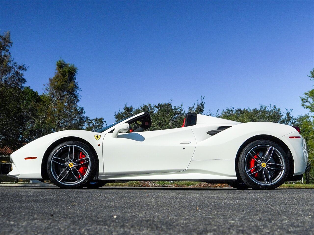 2018 Ferrari 488 Spider   - Photo 35 - Bonita Springs, FL 34134