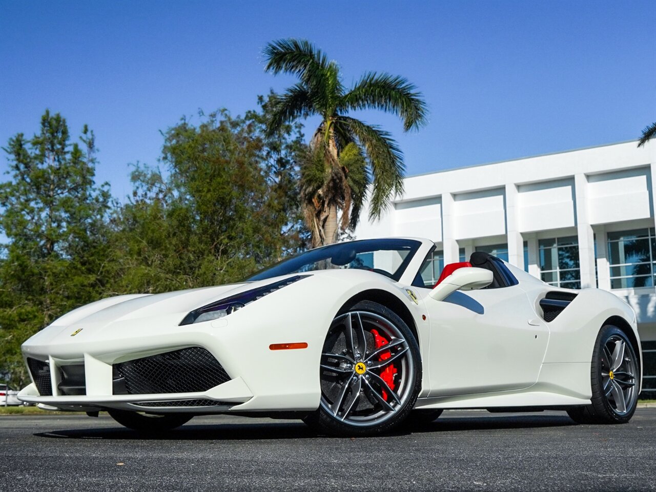 2018 Ferrari 488 Spider   - Photo 11 - Bonita Springs, FL 34134