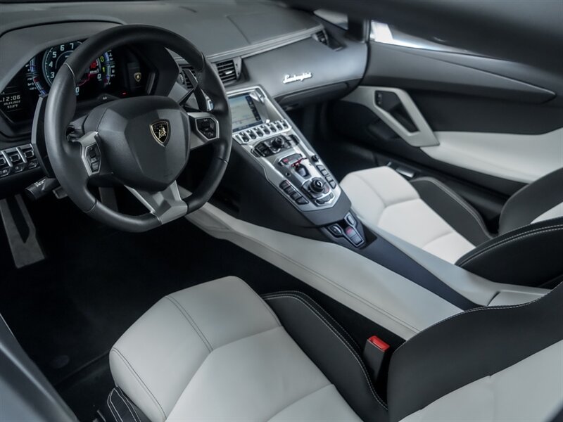 2015 Lamborghini Aventador LP 700-4   - Photo 2 - Bonita Springs, FL 34134