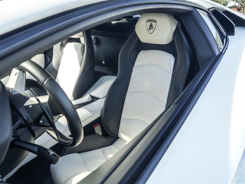 2015 Lamborghini Aventador LP 700-4 - Photo 8 - Bonita Springs, FL 34134
