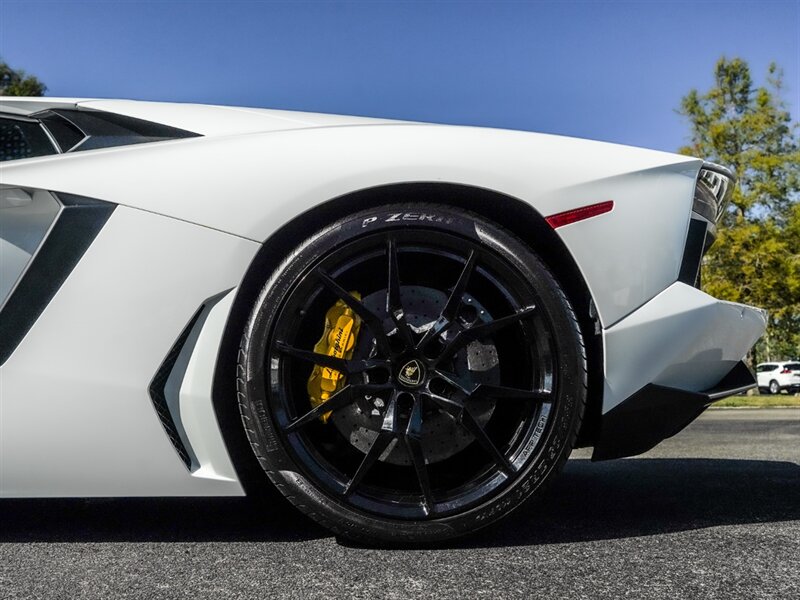 2015 Lamborghini Aventador LP 700-4 - Photo 32 - Bonita Springs, FL 34134