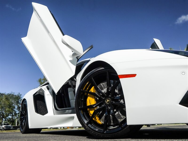 2015 Lamborghini Aventador LP 700-4 - Photo 47 - Bonita Springs, FL 34134