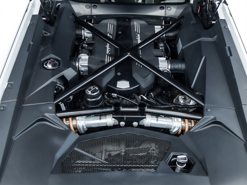 2015 Lamborghini Aventador LP 700-4 - Photo 27 - Bonita Springs, FL 34134