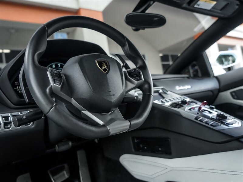 2015 Lamborghini Aventador LP 700-4 - Photo 13 - Bonita Springs, FL 34134