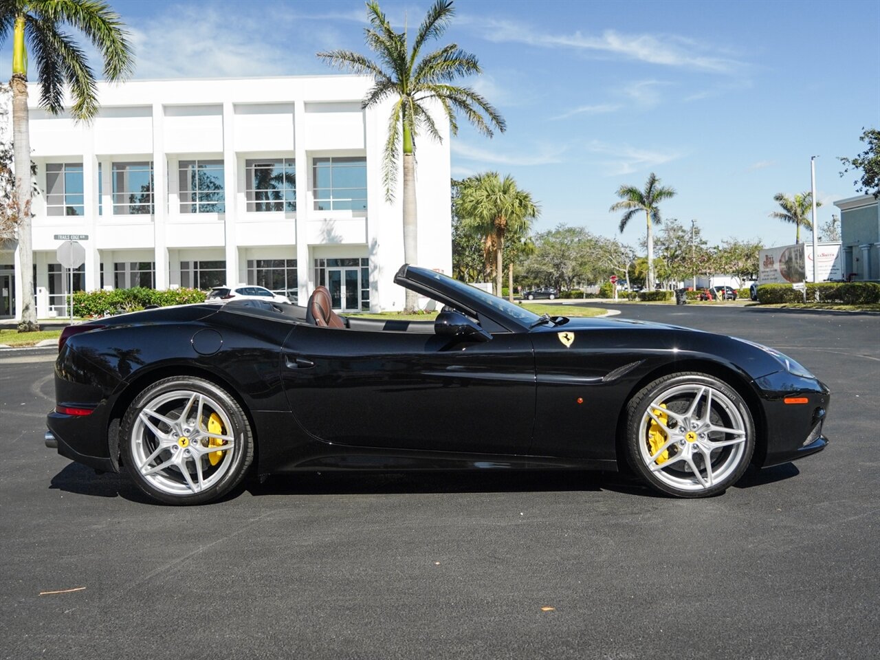 2015 Ferrari California T   - Photo 64 - Bonita Springs, FL 34134