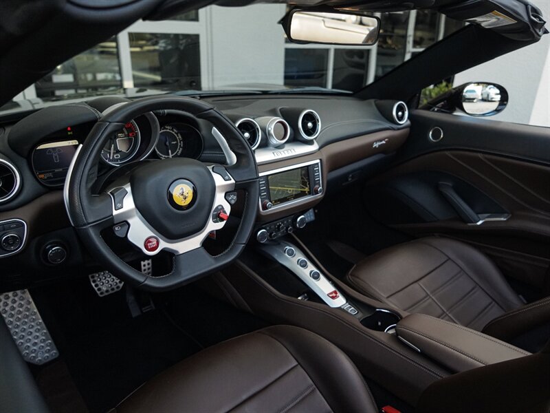 2015 Ferrari California T   - Photo 2 - Bonita Springs, FL 34134