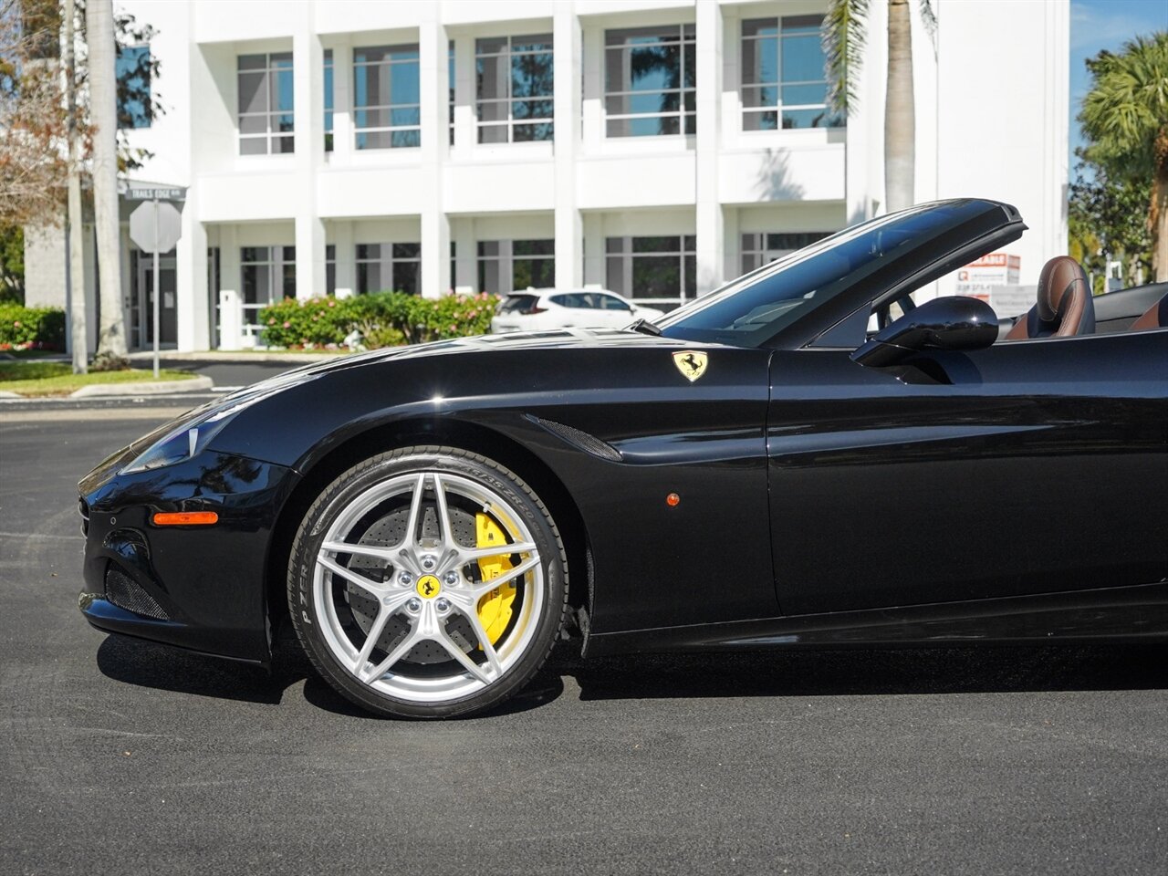 2015 Ferrari California T   - Photo 43 - Bonita Springs, FL 34134