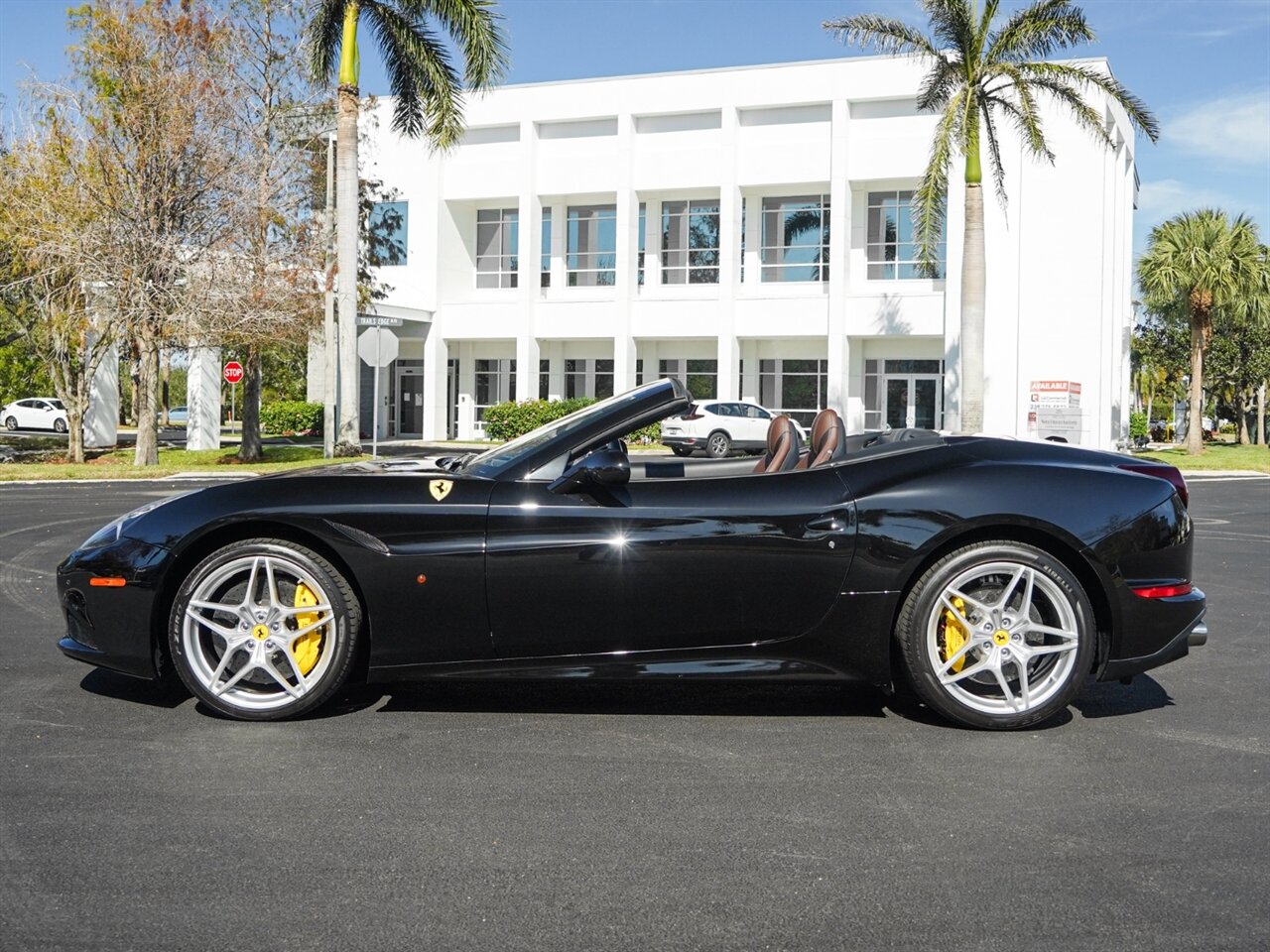 2015 Ferrari California T   - Photo 42 - Bonita Springs, FL 34134