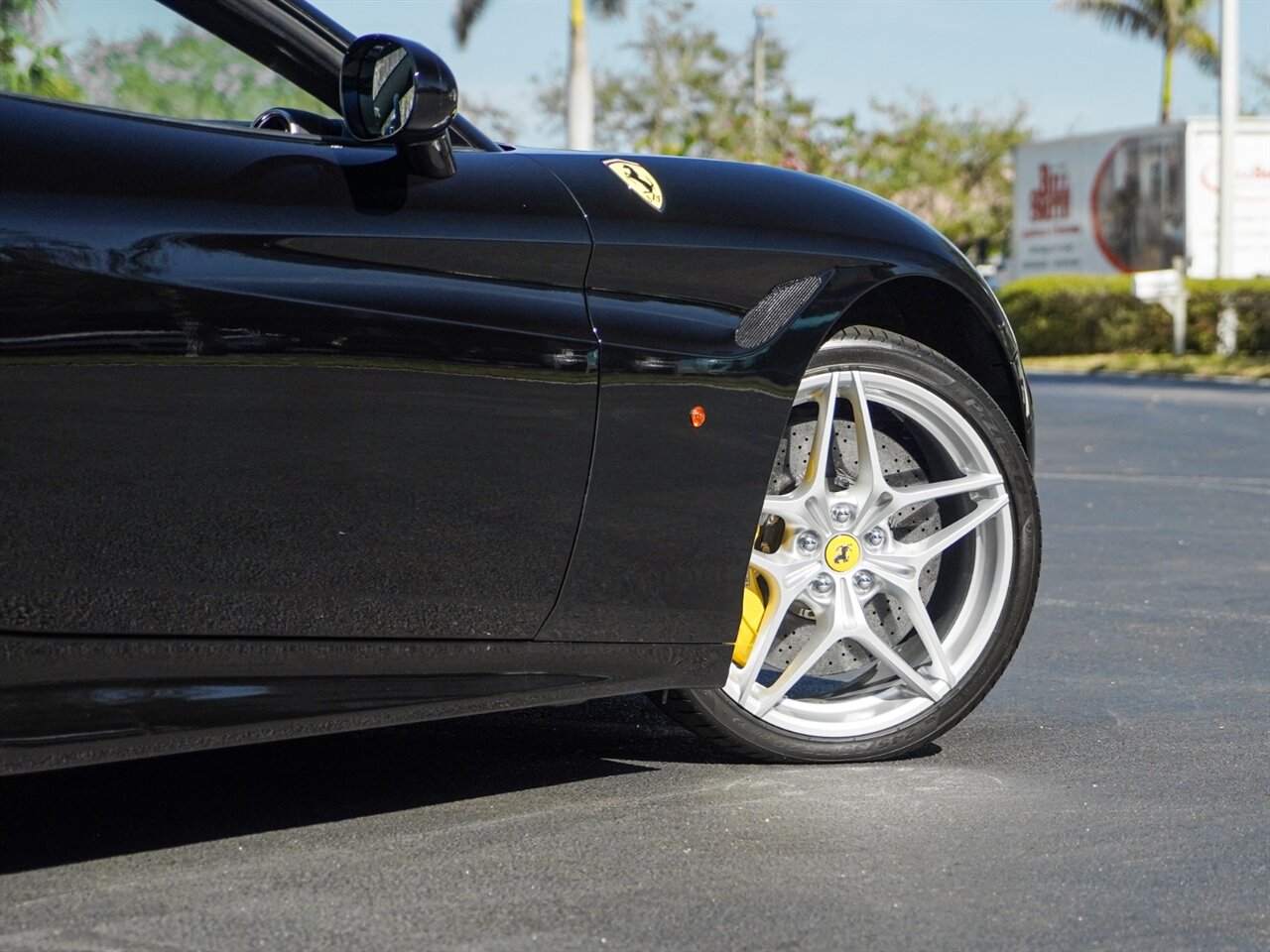 2015 Ferrari California T   - Photo 61 - Bonita Springs, FL 34134