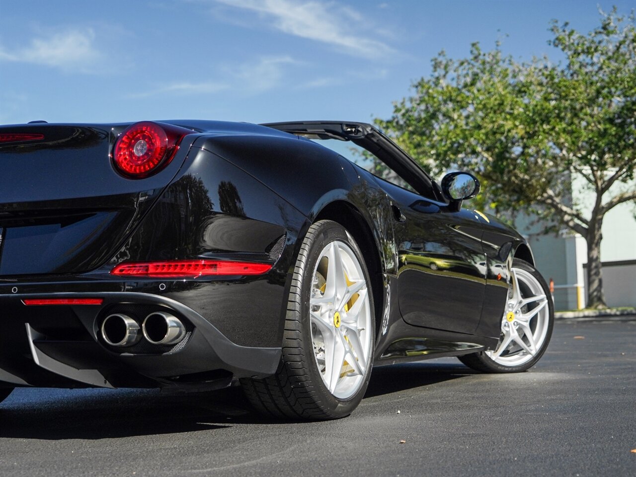 2015 Ferrari California T   - Photo 62 - Bonita Springs, FL 34134