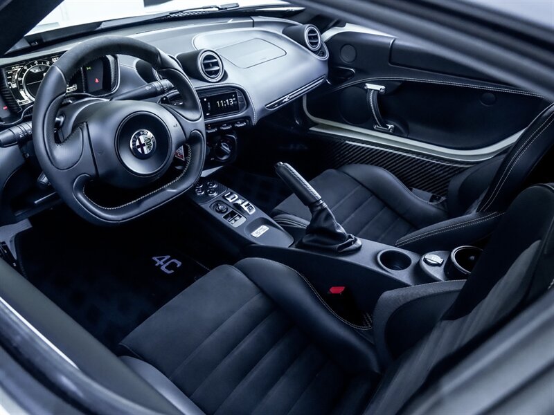 alfa romeo 4c interior