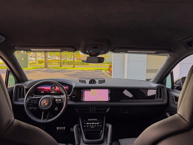 2026 Porsche Cayenne GTS Coupe   - Photo 32 - Bonita Springs, FL 34134