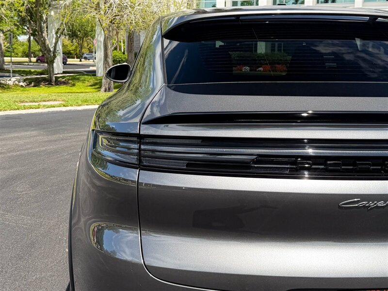 2026 Porsche Cayenne GTS Coupe   - Photo 58 - Bonita Springs, FL 34134