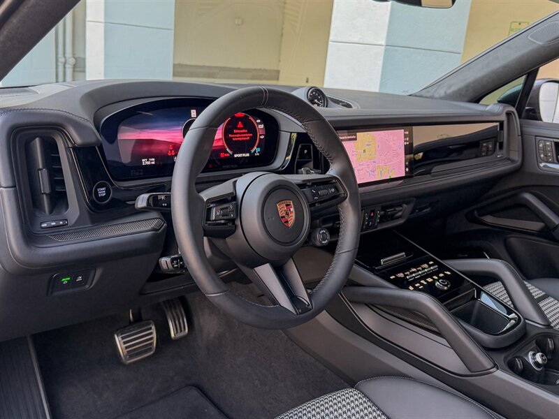 2026 Porsche Cayenne GTS Coupe   - Photo 12 - Bonita Springs, FL 34134