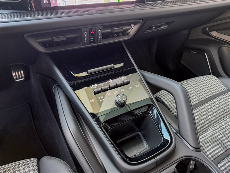 2026 Porsche Cayenne GTS Coupe   - Photo 18 - Bonita Springs, FL 34134