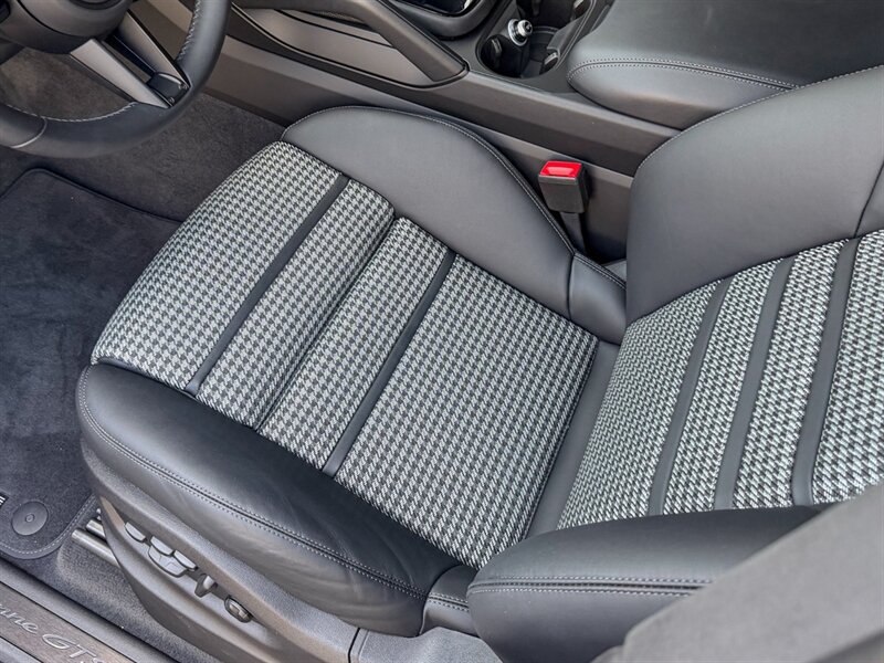 2026 Porsche Cayenne GTS Coupe   - Photo 23 - Bonita Springs, FL 34134