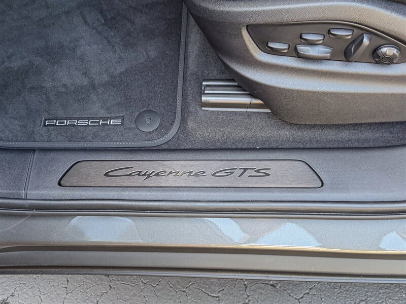 2026 Porsche Cayenne GTS Coupe   - Photo 28 - Bonita Springs, FL 34134
