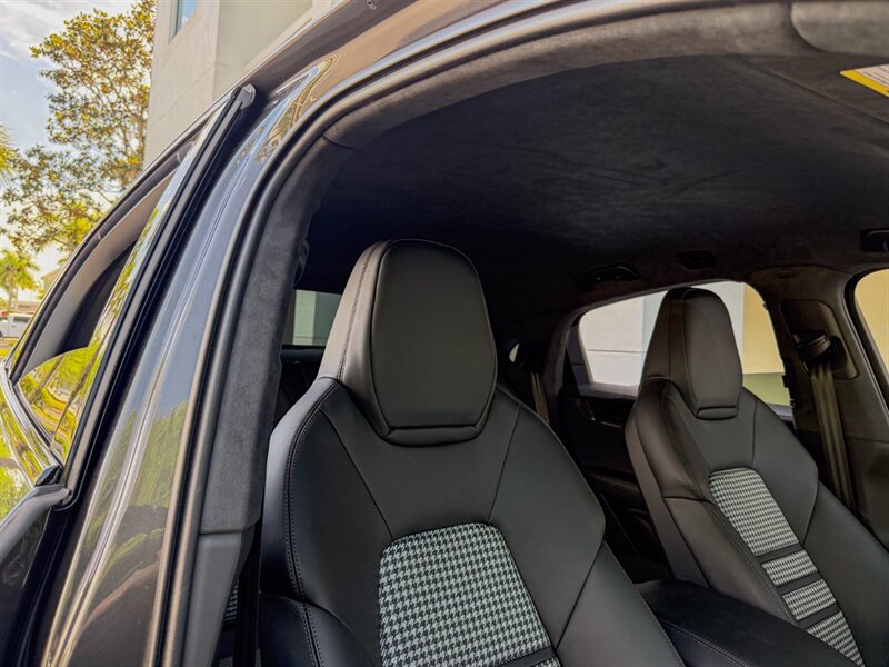 2026 Porsche Cayenne GTS Coupe   - Photo 40 - Bonita Springs, FL 34134