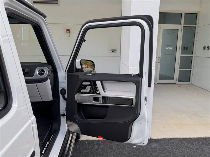 2025 Mercedes-Benz AMG G 63 - Photo 43 - Bonita Springs, FL 34134