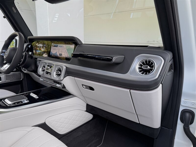 2025 Mercedes-Benz AMG G 63 - Photo 42 - Bonita Springs, FL 34134