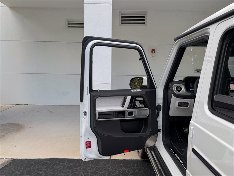2025 Mercedes-Benz AMG G 63 - Photo 24 - Bonita Springs, FL 34134